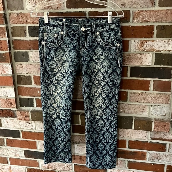 MISS ME Bling Blue Fleur de Lis Print Cuffed Capri Jeans JP5842P2 NWOT - Picture 10 of 15